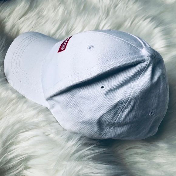 Supreme white hat - Picture 3 of 7
